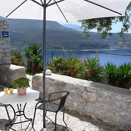 赛拉纳风景酒店 * Karavostásion