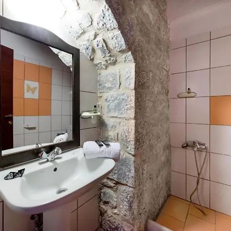 赛拉纳风景酒店 公寓 *