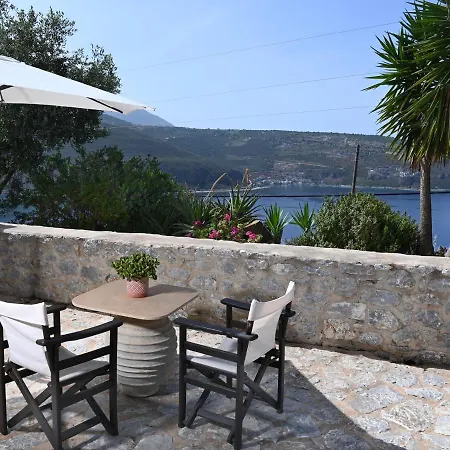 赛拉纳风景酒店 Karavostásion