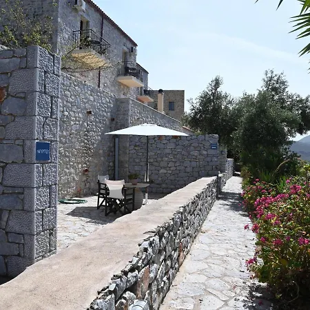 赛拉纳风景酒店 * Karavostásion